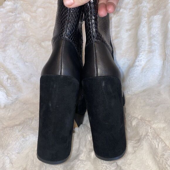 Vince Camuto Leather Gilisama Black Suede Platform Ankle Boots Shoes Size 7 - Picture 4 of 8